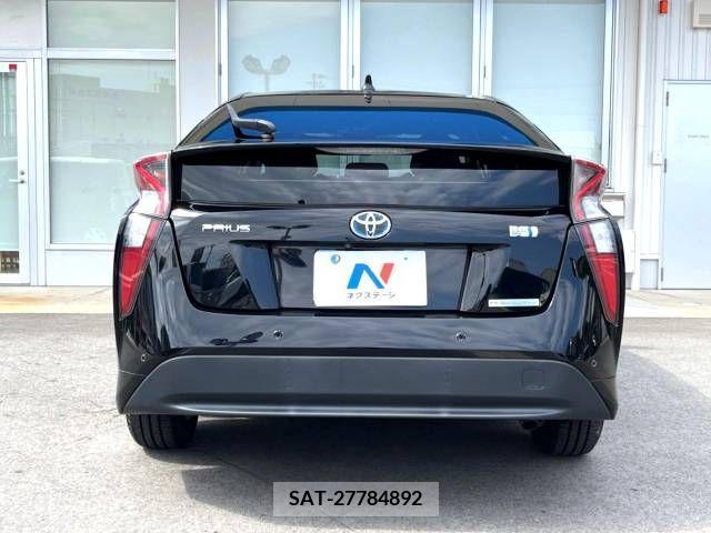 Toyota PRIUS 2017-06 330610-15