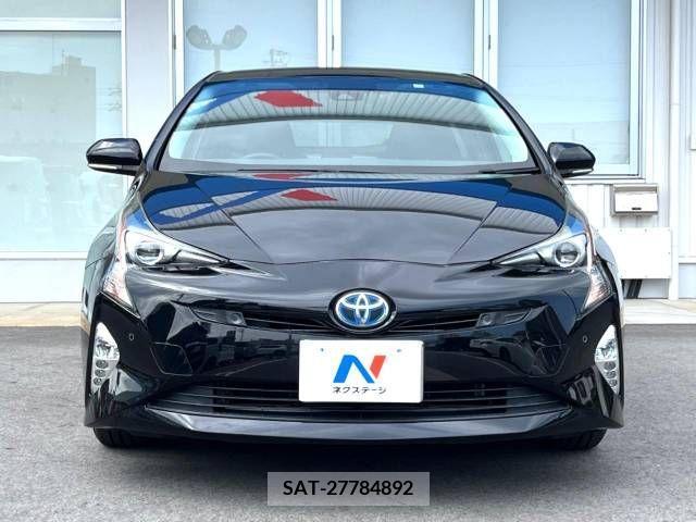 Toyota PRIUS 2017-06 330610-14