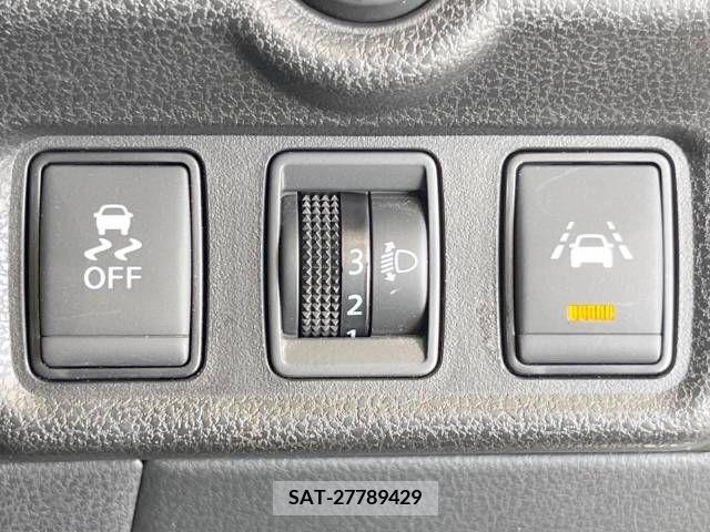 Nissan NOTE 2017-05 365406-7