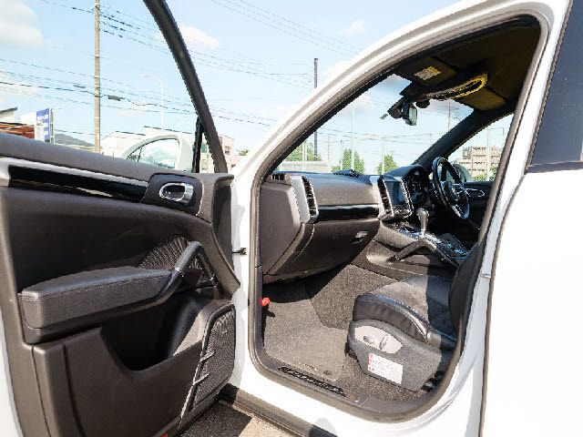 Porsche CAYENNE 2016-12 4471-23