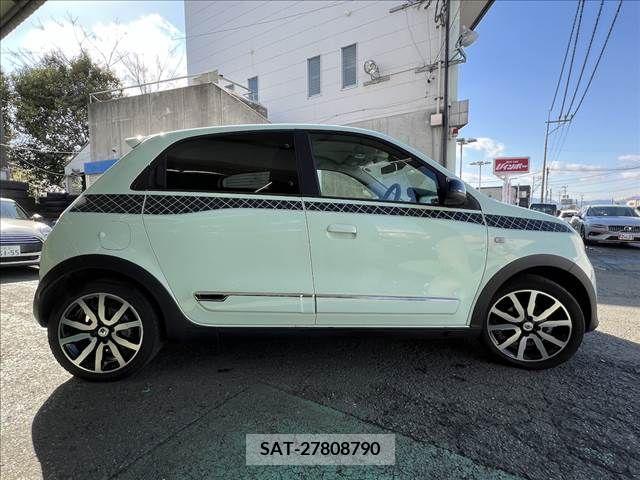 Renault TWINGO 2018-01 212436-23