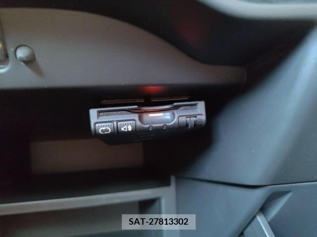 Nissan NOTE 2018-04 302426-19