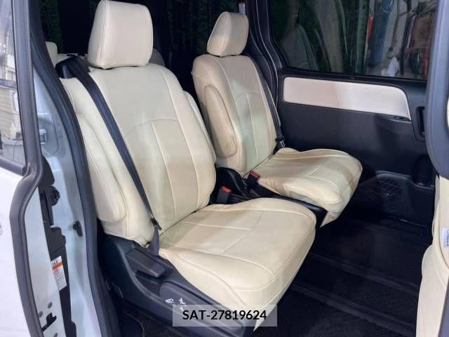 Toyota NOAH 2019-09 365114-9