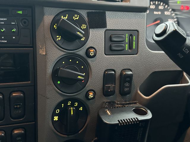 MITSUBISHI FUSO Fighter 2014-07 6389-10