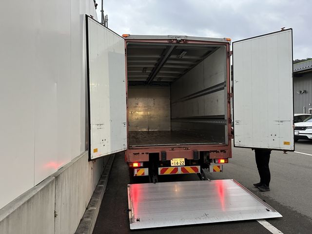 MITSUBISHI FUSO Fighter 2014-07 6389-16