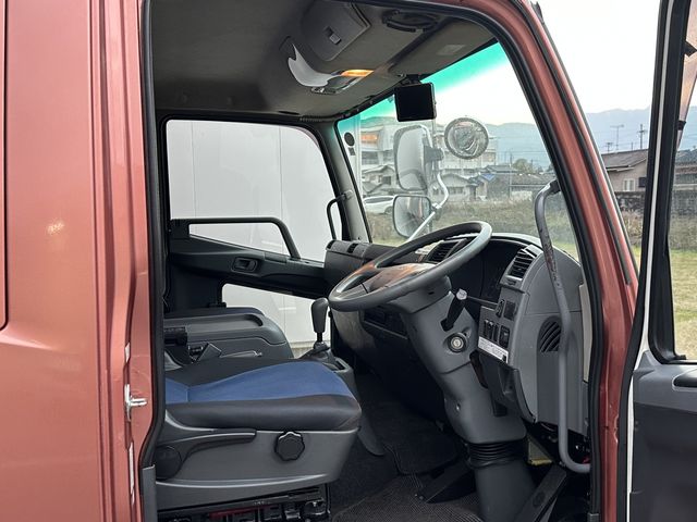 MITSUBISHI FUSO Fighter 2014-07 6389-1