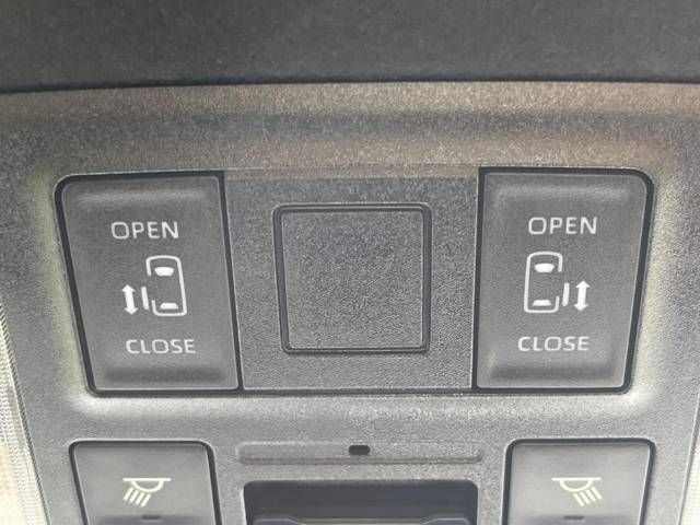 Toyota NOAH 2023-07 189614-5