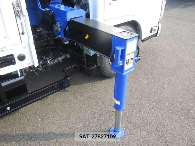 Mazda TITAN 2023-09 202593-12