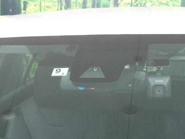 Toyota PRIUS 2016-09 11459-3