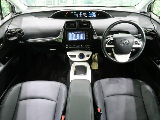 Toyota PRIUS 2016-09 11459-1