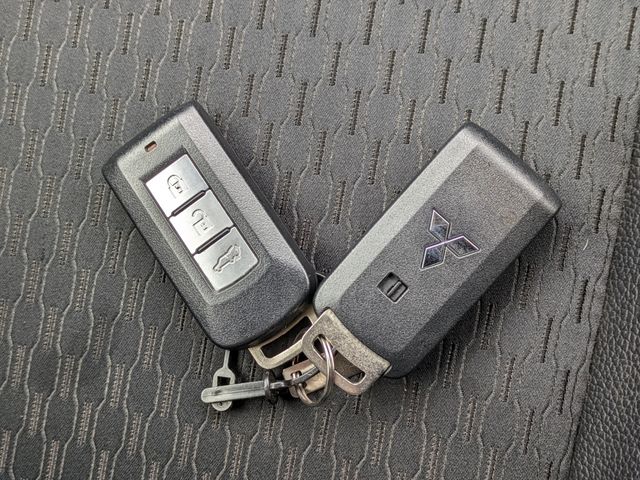 Mitsubishi OUTLANDER PHEV 2014-02 19702-17