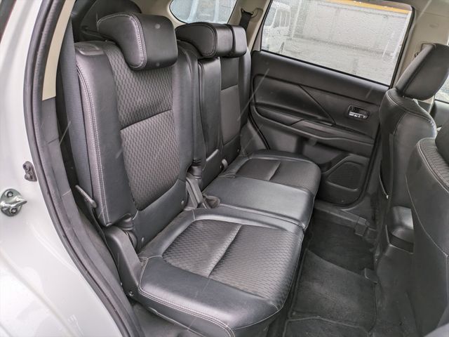 Mitsubishi OUTLANDER PHEV 2014-02 19702-6