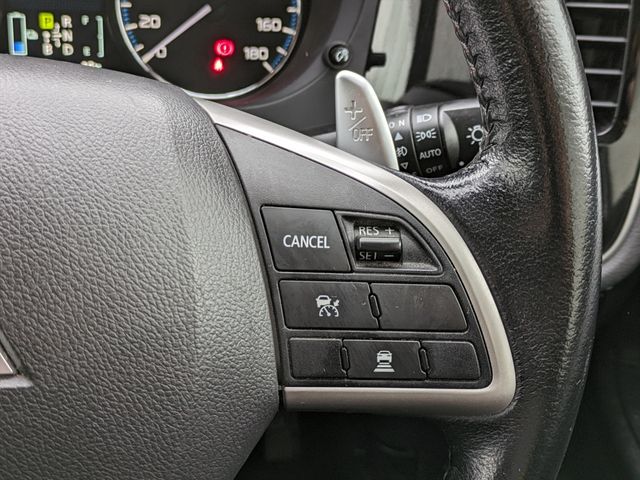 Mitsubishi OUTLANDER PHEV 2014-02 19702-11