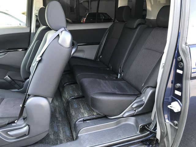 Toyota ISIS 2005-08 2232-10