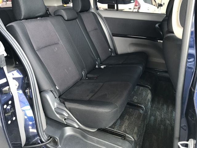 Toyota ISIS 2005-08 2232-7