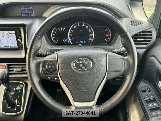 Toyota VOXY 2014-08 321409-13