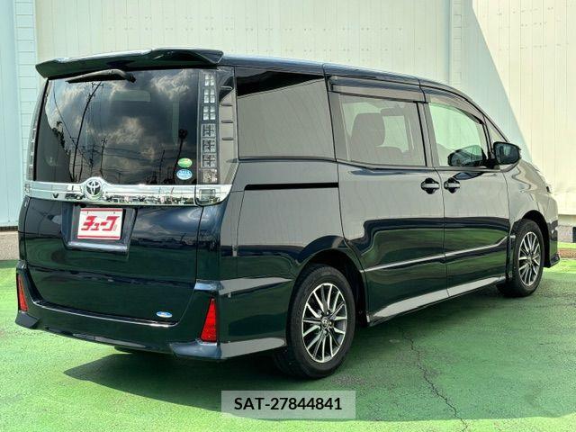 Toyota VOXY 2014-08 321409-2
