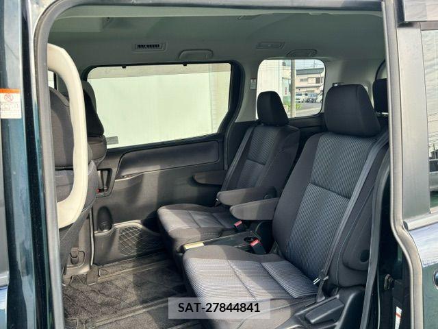 Toyota VOXY 2014-08 321409-18