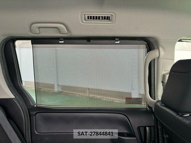Toyota VOXY 2014-08 321409-16