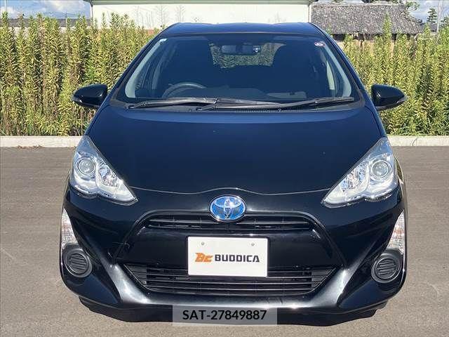 Toyota AQUA 2015-08 389279-8