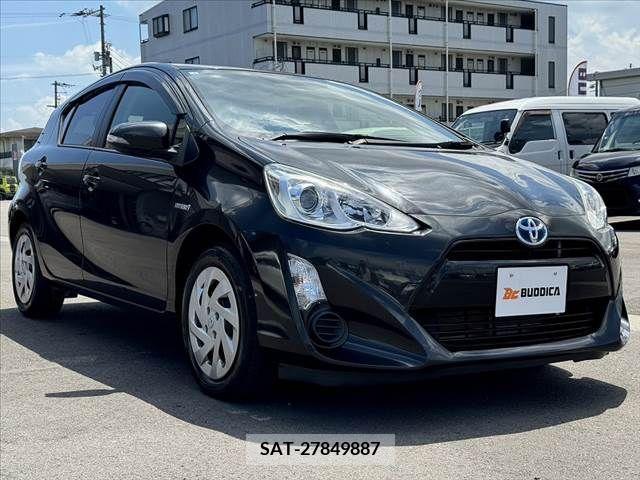 Toyota AQUA 2015-08 389279-7
