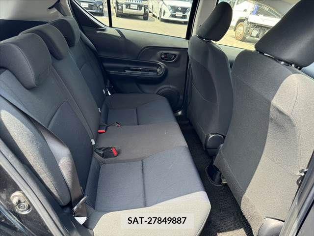 Toyota AQUA 2015-08 389279-18