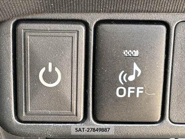 Toyota AQUA 2015-08 389279-29