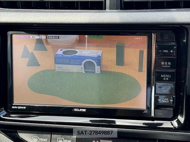 Toyota AQUA 2015-08 389279-3