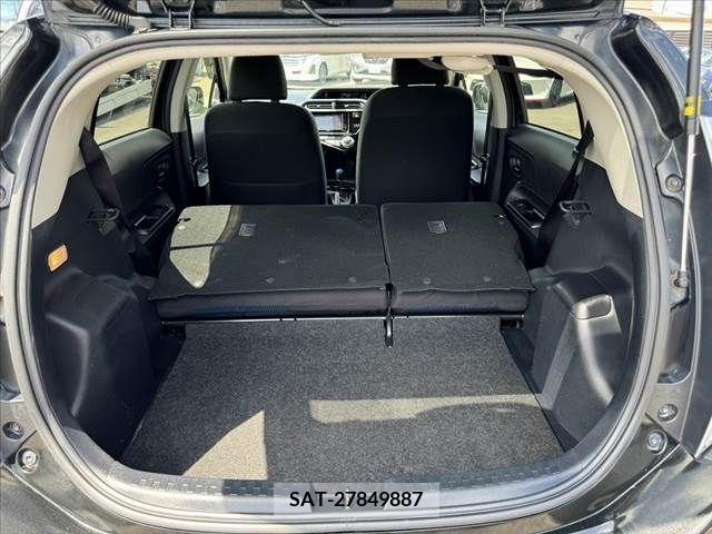 Toyota AQUA 2015-08 389279-20