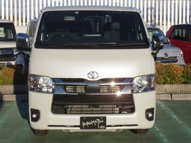 Toyota HIACE VAN 2022-12 195131-1