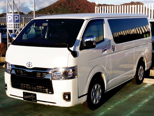 Toyota HIACE VAN 2022-12 195131-0