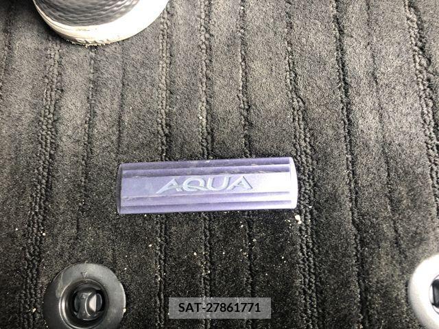 Toyota AQUA 2023-02 206737-17