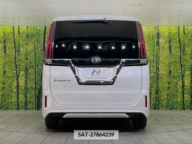 Toyota ESQUIRE 2018-02 359774-15