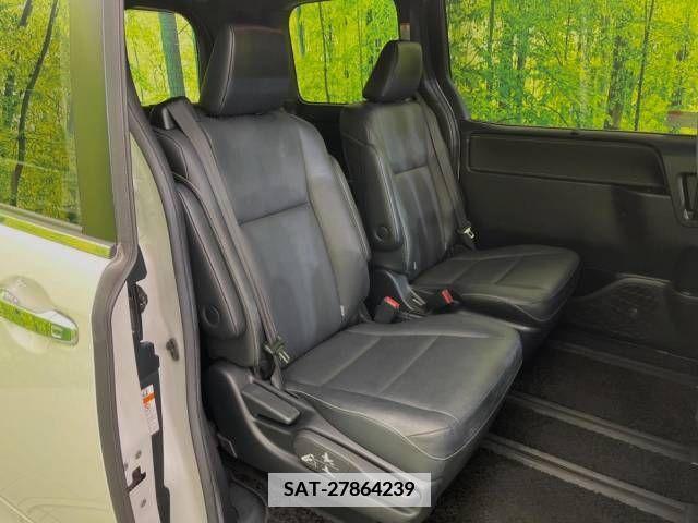 Toyota ESQUIRE 2018-02 359774-8