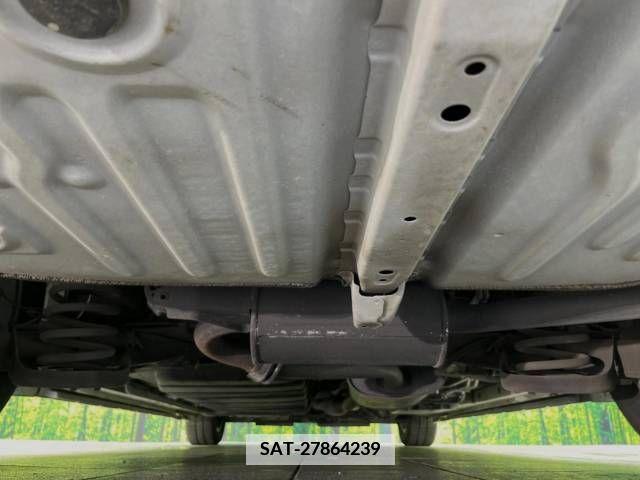 Toyota ESQUIRE 2018-02 359774-19