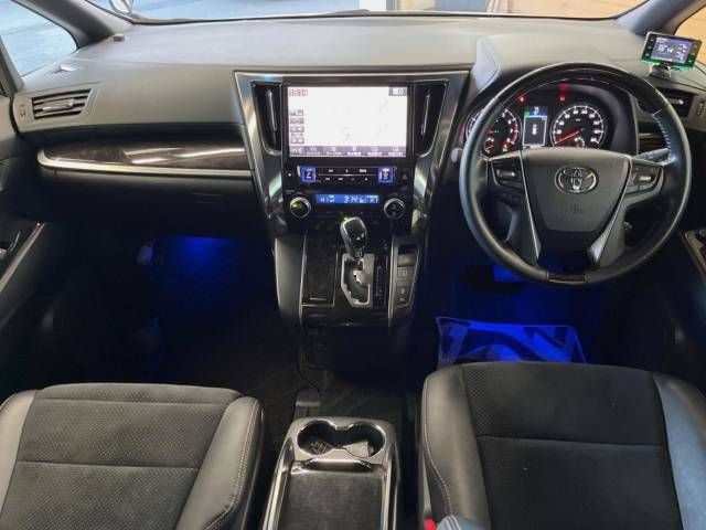 Toyota ALPHARD 2017-07 186280-1