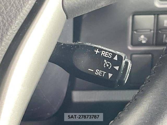 Toyota VOXY 2017-10 247103-7