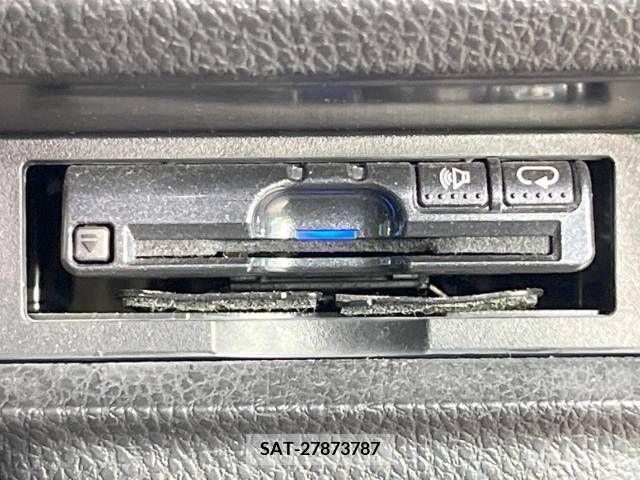 Toyota VOXY 2017-10 247103-5