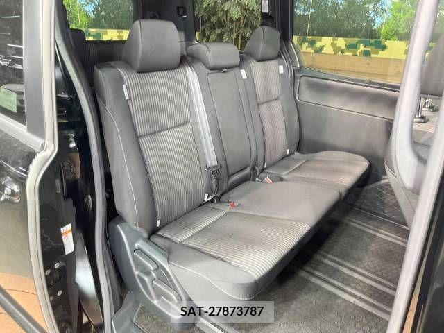 Toyota VOXY 2017-10 247103-9