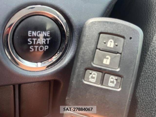 Toyota VOXY 2014-04 329590-7
