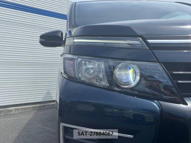 Toyota VOXY 2014-04 329590-18