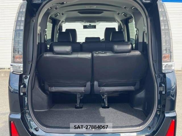 Toyota VOXY 2014-04 329590-11