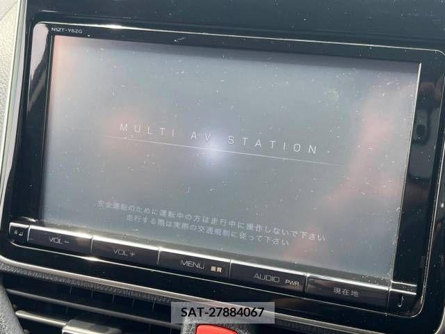 Toyota VOXY 2014-04 329590-2