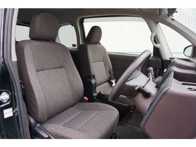 Toyota SPADE 2012-09 380-10