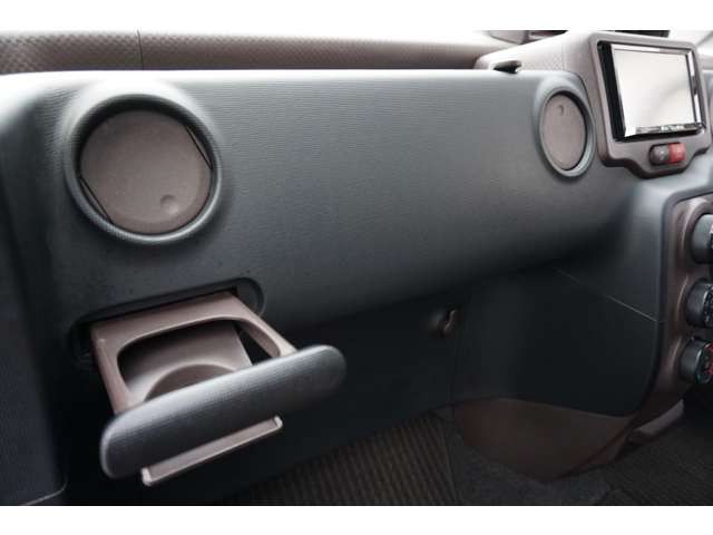Toyota SPADE 2012-09 380-17