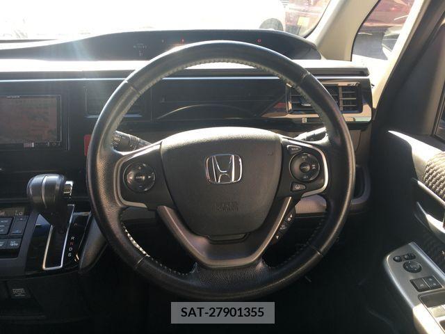 Honda e 2015-07 204041-7