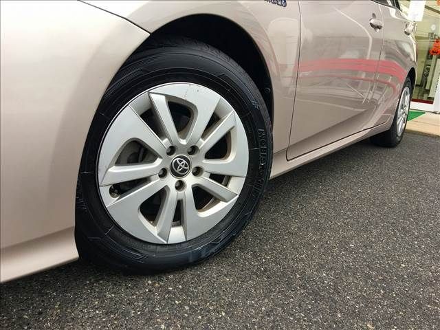 Toyota PRIUS 2016-09 11982-17
