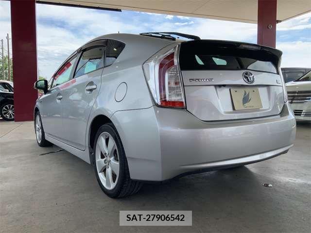 Toyota PRIUS 2013-10 366587-9