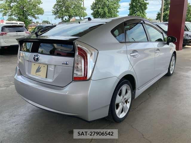 Toyota PRIUS 2013-10 366587-8