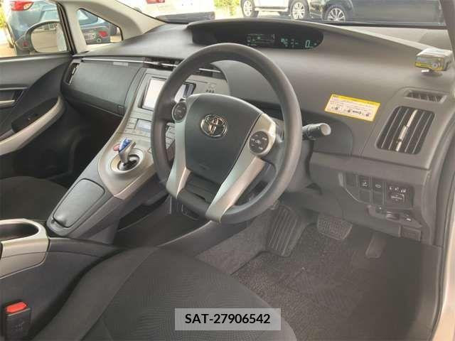 Toyota PRIUS 2013-10 366587-17